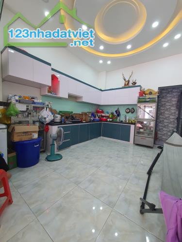 Bán nhà hẻm xe hơi khu Vip Lê Văn Qưới - Bình Tân