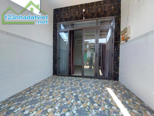 Bán nhà HXH Lê Lợi  Hóc Môn 2Tx 74 m2 .Giá chỉ  3.7 tỷ (TL) - 2