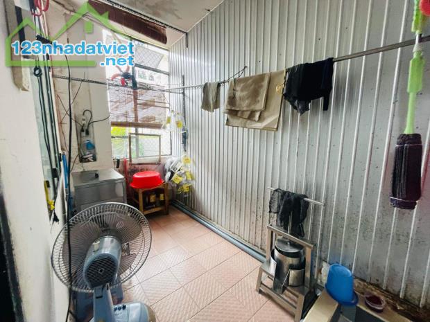 NGỘP BANK 3,7 TỶ - HẺM Ô TÔ - NGAY VINCOM NGUYỄN XÍ - 40M2 - 2 TẦNG - 1