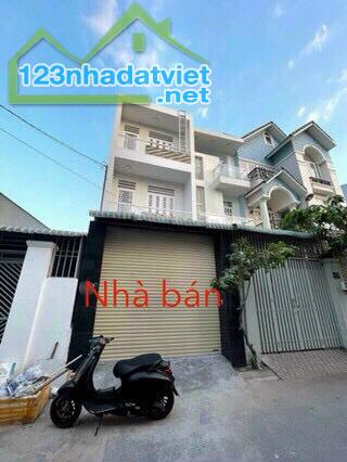 Nhà 3 tầng. Mặt tiền đường 10-P.Tăng Nhơn Phú B, giá 5,8 tỷ - 5