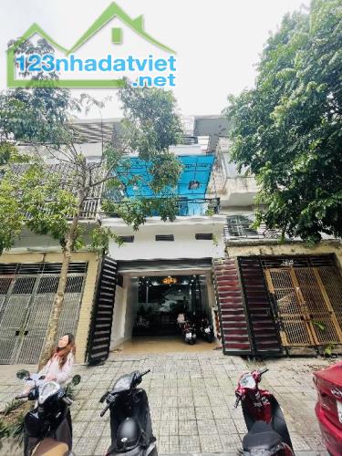 🏦 C.C CẦN BÁN LIỀN KỀ KHỦNG KĐT VĂN PHÚ. MB 189M². Giá tốt nhất khu vực.  • Vị trí tuyệt