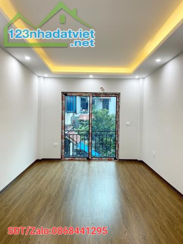 Nhà dân xây Kim Chung - Hoài Đức diện tích 32m2 x 5 tầng 3 ngủ ngõ thông 3Đ - 2