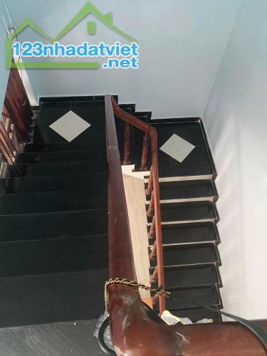 Cần bán căn nhà 2 Tầng 2 mê kiên cố kiệt ô tô 5m tại 408 Tôn Đản thông ra Bắc Sơn - 3