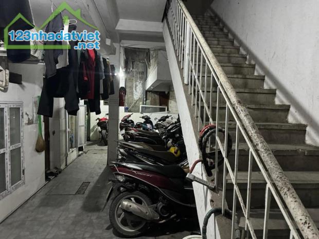 Chính chủ cần bán căn nhà 5 tầng cũ phố #Trần Duy Hưng 
Dt 234 m mặt tiền 11 m chia lô - 1