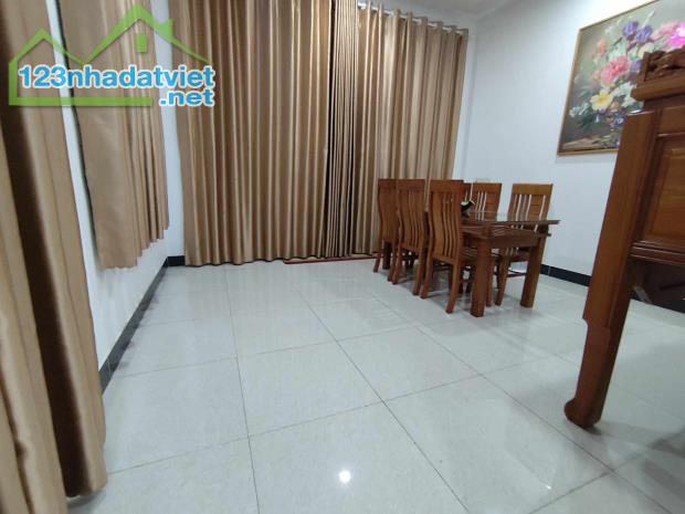 Nhà 2 Lầu Mới Đẹp - DT: 207m2 ( 10/13m x 18m) Thới Tây 1 - Tân Hiệp Hóc Môn. Gấp Bán. 5.4ỷ - 2