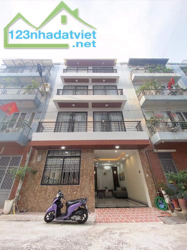 Tiểu Khu Đô Thị ngay sát ngã tư Lê Trọng Tấn 61m mặt tiền 4.2m 5 tầng, vỉa hè, ô tô tránh