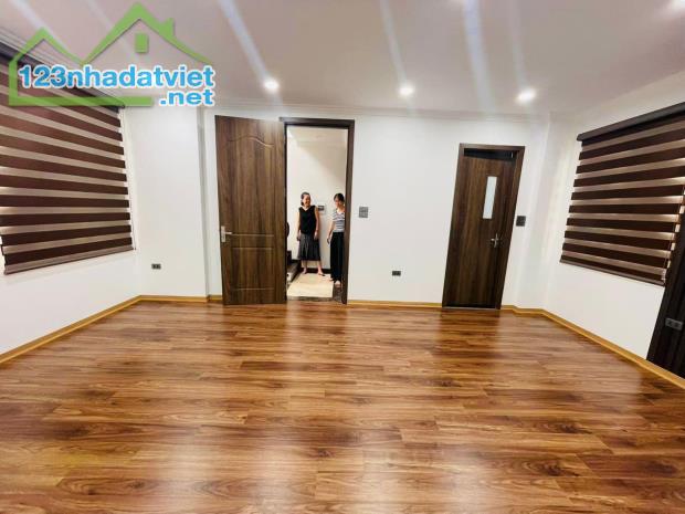 Chính chủ bán nhanh nhà vip Tô Hiệu Hà Đông 52m2. Phân lô cán bộ ô tô qua nhà 3 thoáng - 3