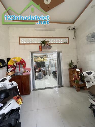 Bán nhà gần HXT Tô Ký Trung Chánh, DT 91m2 . Giá chỉ  3.3 tỷ (TL) - 1