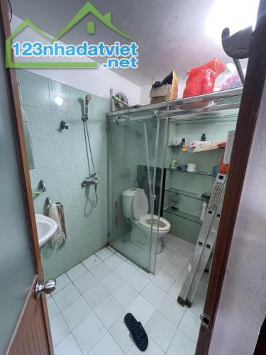 Bán nhà mặt phố Nguyễn Khoái, 24m2, mặt tiền 4m, 4.8 tỷ, vỉa hè rộng, ô tô tránh, KD đỉnh - 2