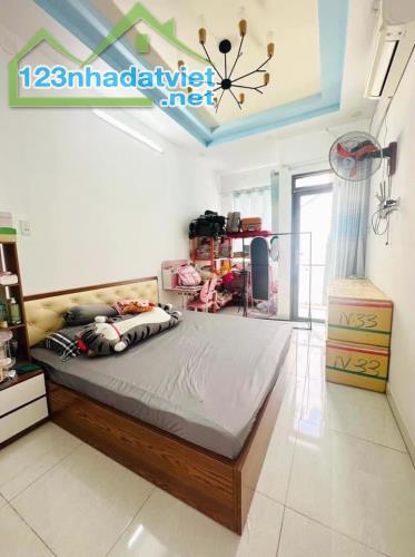 Nhà mới 5 tầng hẻm thông đường Nguyễn Tri Phương P4Q10 - 3