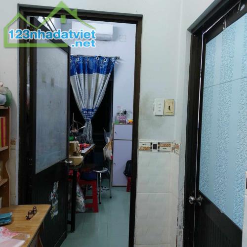 TRƯỜNG CHINH QUẬN 12- LÔ GÓC, SÁT MẶT TIỀN – 32M2, 4 TẦNG CHỈ 2 TỶ 900 - 2