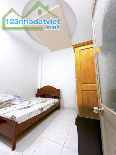 Bán Nhà 1 lầu 1 trệt  Sổ Riêng 100% thổ cư  cây xăng 26 KP11 phường Tân Phong - 5