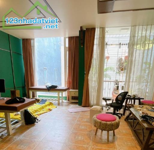 Bán nhà phố Thái Thịnh Quận Đống Đa nhà dân xây ở chắc chắn, đẹp long lanh 15m ô tô đỗ 68m