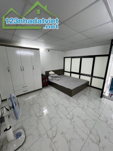 Cho thuê nhà riêng 2 tầng tại Lê Trọng Tấn, Định Công, Hoàng Mai 40m2, FUll nội thất, 9 - 3