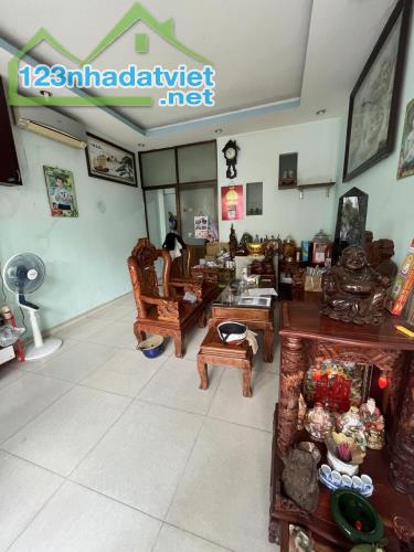 Nhà 3.7*10m/2 lầu/ST mặt tiền chính Hưng Phú P9Q8 - 1