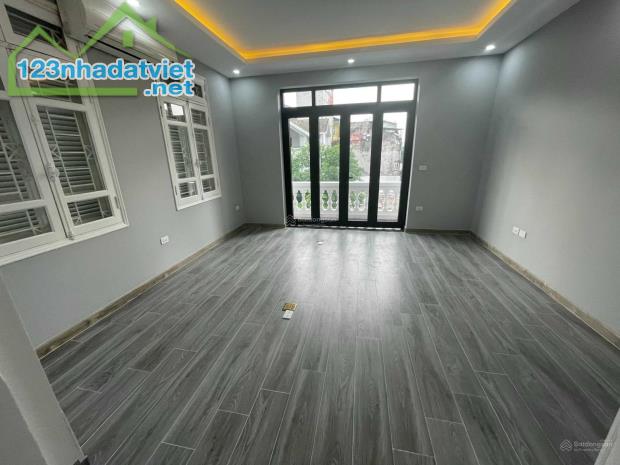 Bán nhà Liễu Giai Ba Đình phân lô 5 tầng 2 thoáng 45 chỗ đỗ cửa 60m2 MT 5m ở & kinh doanh