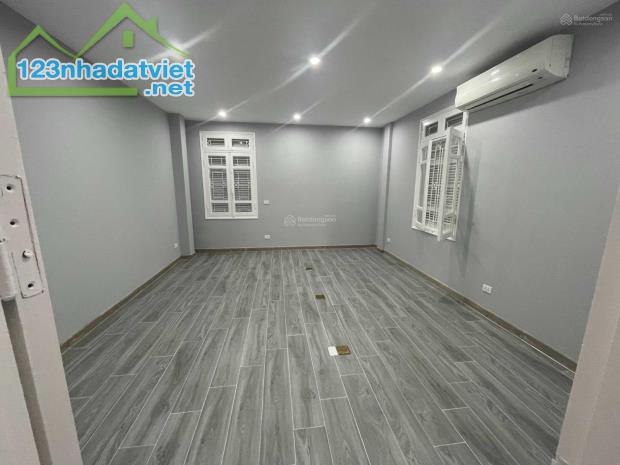 Bán nhà Liễu Giai Ba Đình phân lô 5 tầng 2 thoáng 45 chỗ đỗ cửa 60m2 MT 5m ở & kinh doanh - 3