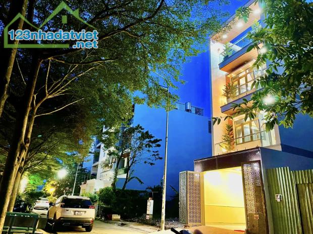 Nhà phố đẹp mới xây nội thất cao cấp Phạm Hữu Lầu Q7 - 3