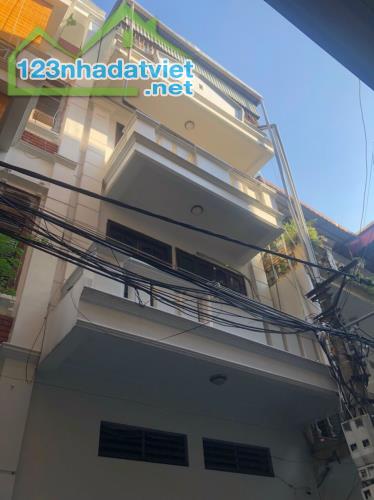 Chính chủ bán nhà ngõ 521 Nguyễn Trãi 5 tầng 90m2 ô tô vào nhà, gần phố, cho thuê KD tốt