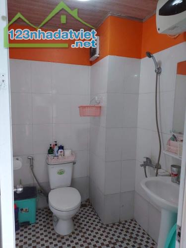 Bán căn hộ 2 ngủ tại Ct2a Thạch Bàn, Long Biên. S: 70m2, full nội thất, giá 2,3 tỷ - 5