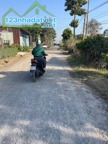 Chỉ 970tr đất vườn shr 4x33..mt ấp RỪNG SẾN MHB LONG AN - 2