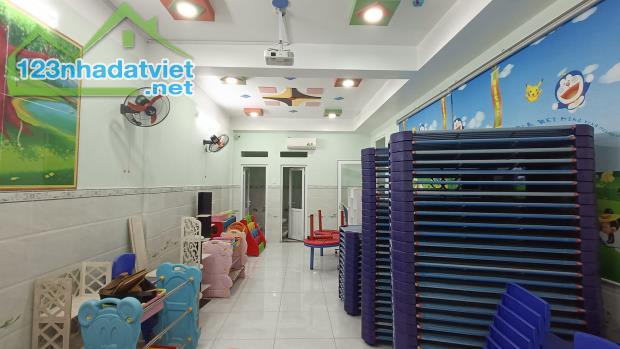 Một căn nổi bật làm trung tâm dạy học - Nhà trước mặt Nguyễn Thị Đặng - Quận 12 - 4