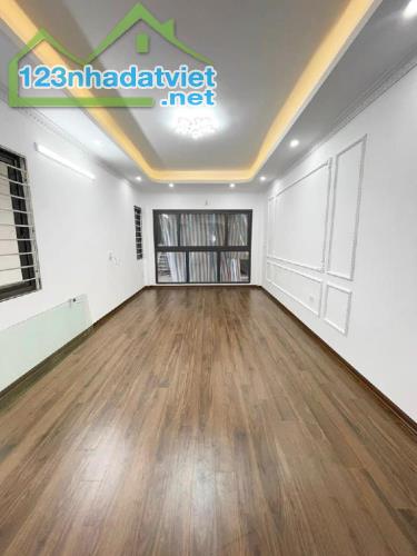 Bán Nhà, Mỹ Đình, Lô Góc 35m2 x 5T - Ô tô, giá 6 tỷ. - 2