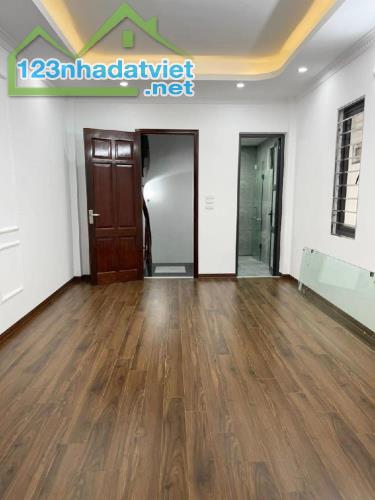 Bán Nhà, Mỹ Đình, Lô Góc 35m2 x 5T - Ô tô, giá 6 tỷ.