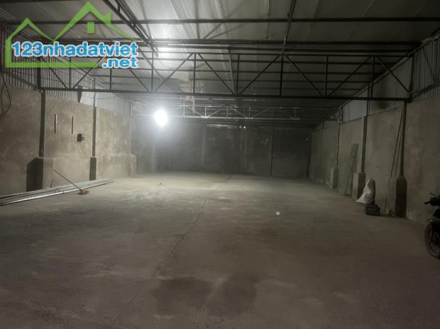 Nhà mình cho thuê kho xưởng diện tích 240m2 - 1