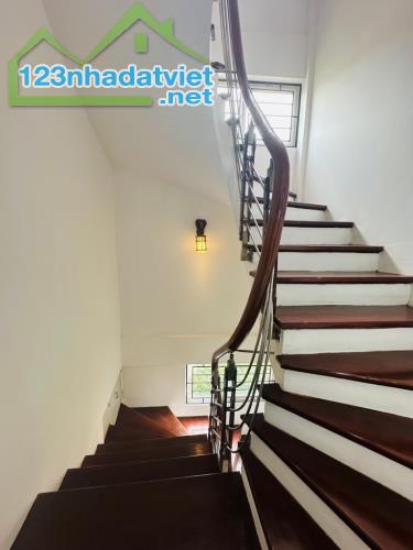 Bán gấp nhà phố Đại La 60m2* 5 tầng, MT 4.1m, giá 4.95 tỷ - 1