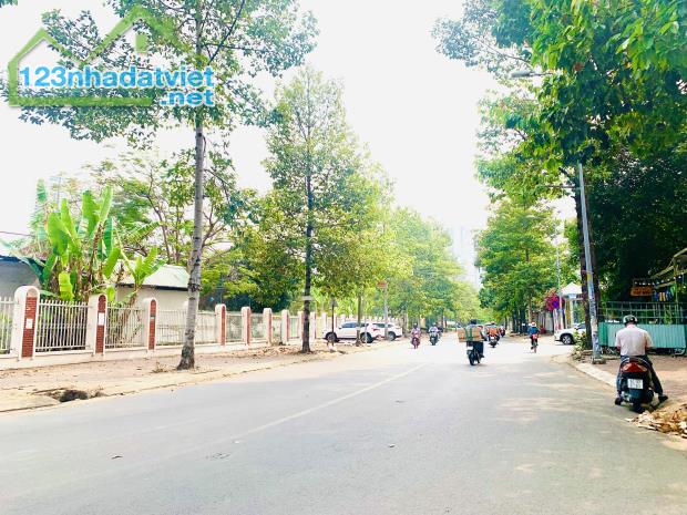Bán Nhà Mặt Tiền Đường Dương Văn An,An Phú,Quận 2 DT:236m2 Đối Diện Công Viên Cực Đẹp - 4