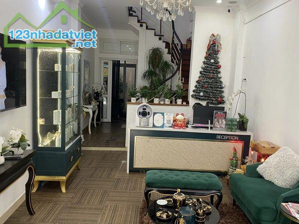 Bán nhà mặt phố  Yên Phụ, DT 51m, 5 tầng, MT 4.2m, giá 23.5 tỷ.