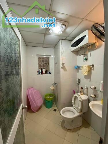 Bán căn hộ 2 ngủ tại KĐT Sài Đồng, Long Biên. S: 75m2. Giá 2,3 tỷ. LH: 0389544873 - 1