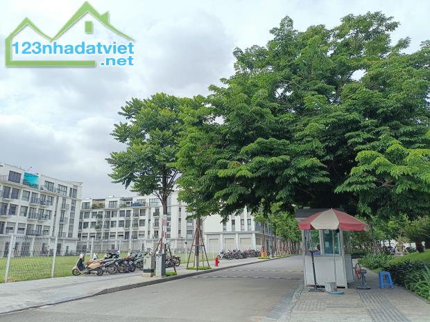 The Manor Central Park, Nguyễn Xiển, 75m x 5 tầng TM, 5m mặt, Giá 27.5 tỷ. LH 0906556885