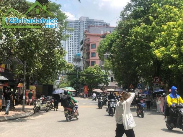 Bán đất Phú Diễn phân lô vỉa hè oto tránh 42m2 giá hơn 6 tỷ