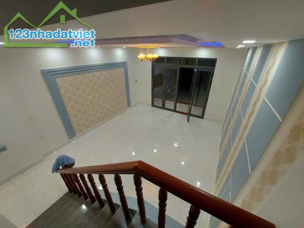 BÁN NHÀ 185M2 1T 1L, 3PN, ĐƯỜNG NGUYỄN THỊ ĐỊNH, TP BẾN TRE, XE HƠI TỚI NHÀ