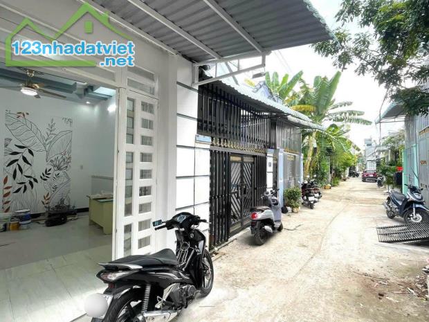 Cần bán căn nhà cấp 4 mới xây ở xã Thới Tam Thôn - Hóc Môn, 2 phòng ngủ. Dt 82,4m2. 680tr - 5