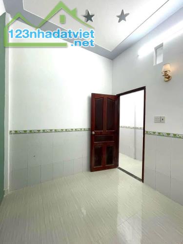 Cần bán căn nhà cấp 4 mới xây ở xã Thới Tam Thôn - Hóc Môn, 2 phòng ngủ. Dt 82,4m2. 680tr - 2