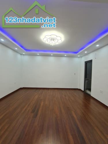 Bán Nhà Riêng Ngõ 69a Hoàng Văn Thái Thanh Xuân 40m2, 5T, MT 8m, Phân Lô Giá Chỉ 8,5 Tỷ - 2