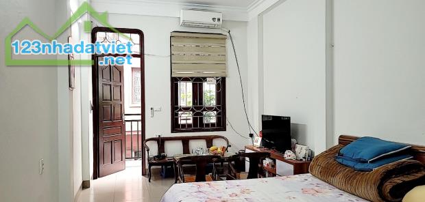 NHÀ PHÂN LÔ!! Nhà kđt Sài Đồng, Chu Huy Mân 50m2, ô chờ thang máy, chỉ 9.6 tỷ. - 3