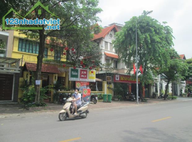 Mặt phố Bùi Thiện Ngộ gần phố Lưu Khánh Đàm, KĐT Việt Hưng 190m2 chỉ 31.9 tỷ. 0989.62.6116