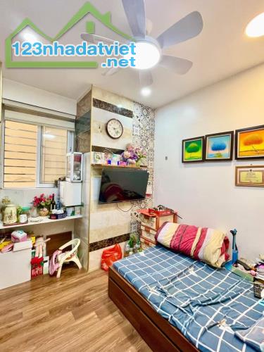 Bán căn hộ 2 ngủ tại No17 Sài Đồng, Long Biên. S: 91m2, giá 3,25 tỷ. LH: 0389544873 - 5