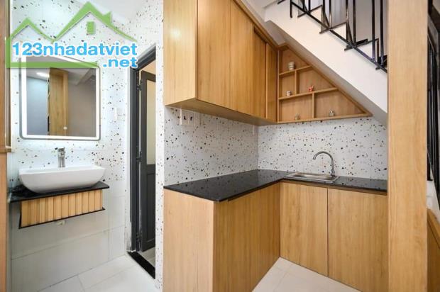 HIẾM, ĐS 17, SÁT MẶT TIỀN, 5P CITY LAND, DTSD 45m2 1T 2Lầu 2pn 3wc, 2,7 TỶ TL