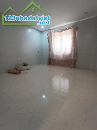 Bán nhà Ngũ Hành Sơn - Đường Nguyễn Duy Trinh ra bãi tắm Non Nước -130m2 - 2 tầng. - 2