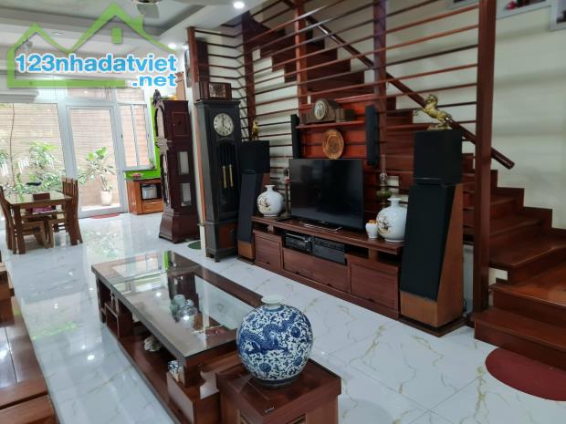 BÁN NHÀ TỔNG CỤC 5 TÂN TRIỀU, TRỤC CHÍNH VƯỜN HOA, PHÂN LÔ VỈA HÈ Ô TÔ, 100M2 GIÁ 18,9 TỶ - 1