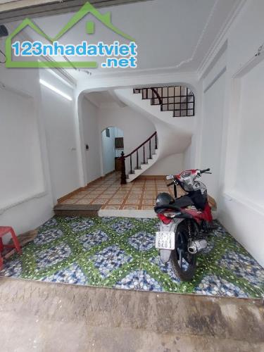 BÁN NHÀ 4 TẦNG VĨNH NINH 35M2 2,5 TỈ      0815064878