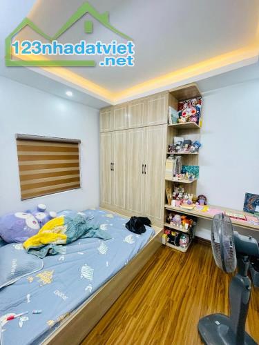 Bán nhà Vũ Trọng Khánh Hà Đông, 36m2 x 5T, mặt tiền 4m, ô tô, view chung cư, ở luôn. - 2