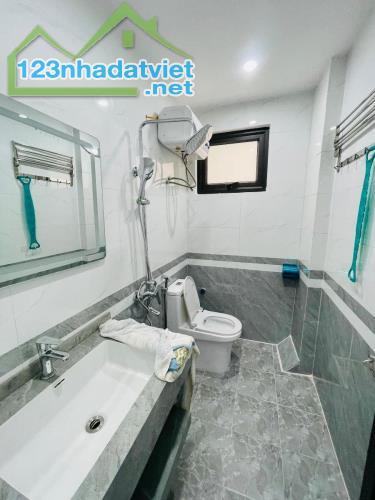 Bán nhà Vũ Trọng Khánh Hà Đông, 36m2 x 5T, mặt tiền 4m, ô tô, view chung cư, ở luôn.