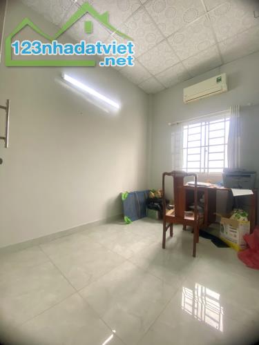 Nhà Bán 2 Lầu - DT: 88m2 ( 5.1m x 18m ) - Mới Đẹp Ở Ngay - Song Hành - Hóc Môn. 2.8 Tỷ - 4