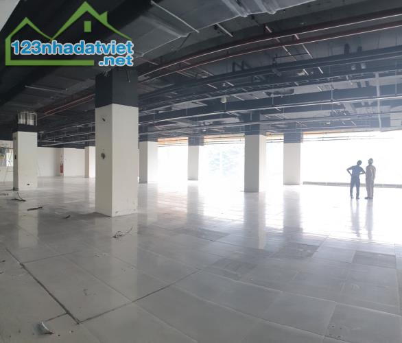 Cho thuê 1000m2 sàn thương mại mặt phố Tây Sơn quận Đống Đa